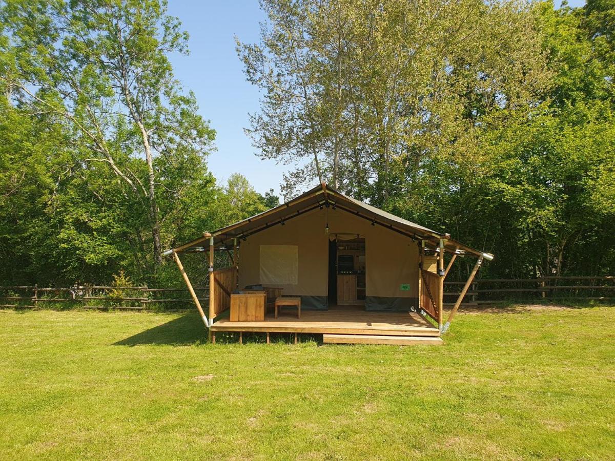Luxury Safari Tents At Moulin Du Pommier Glamping & Camping Saulgond Exterior foto